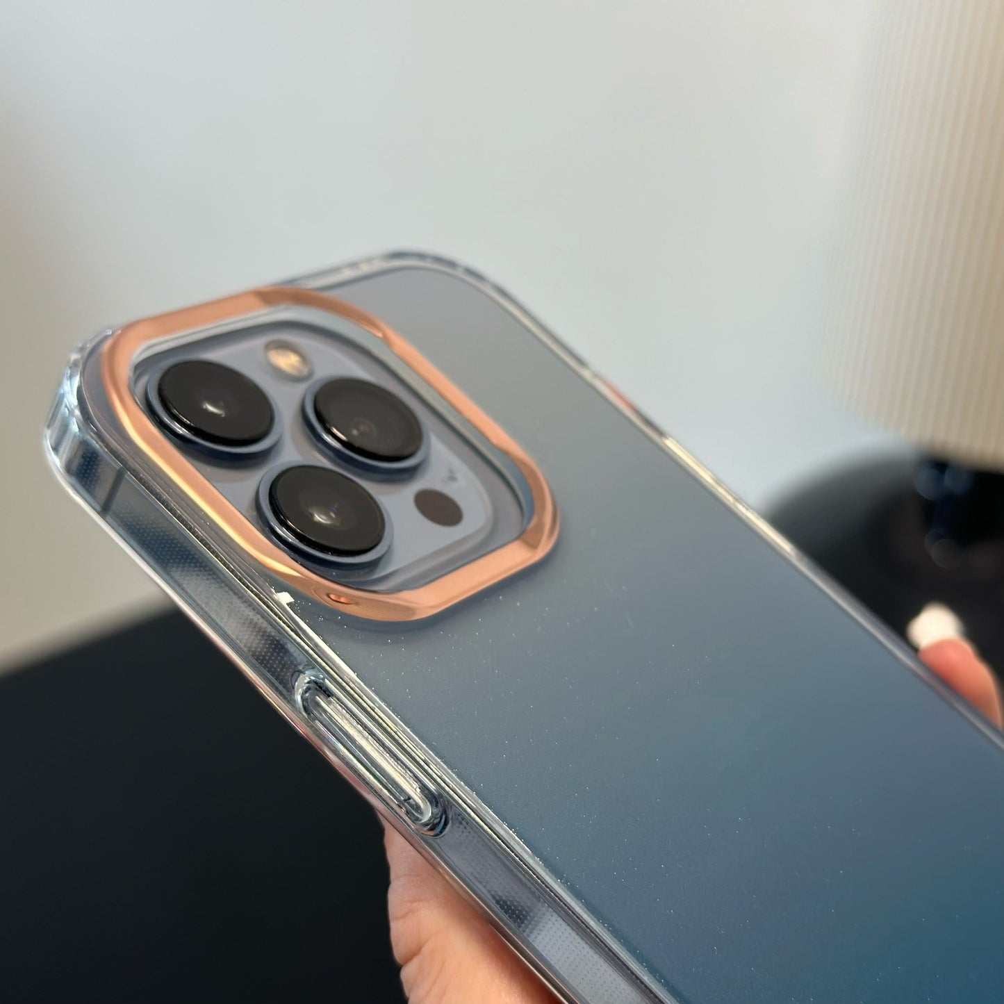 Soft Hue Shimmer Case