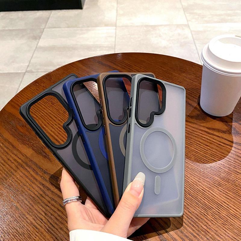Protective Samsung case with soft TPU borders and minimal design appeal