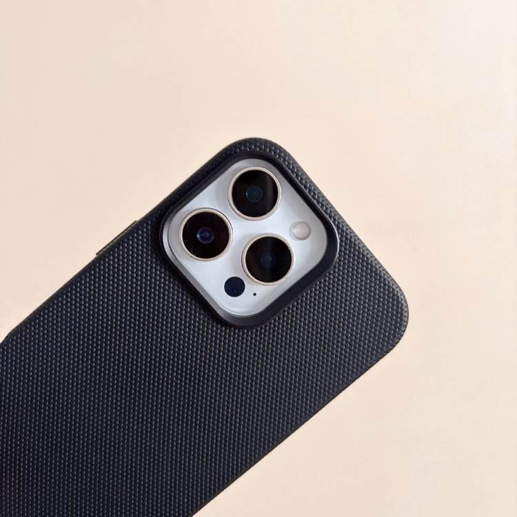 RubberHide Case
