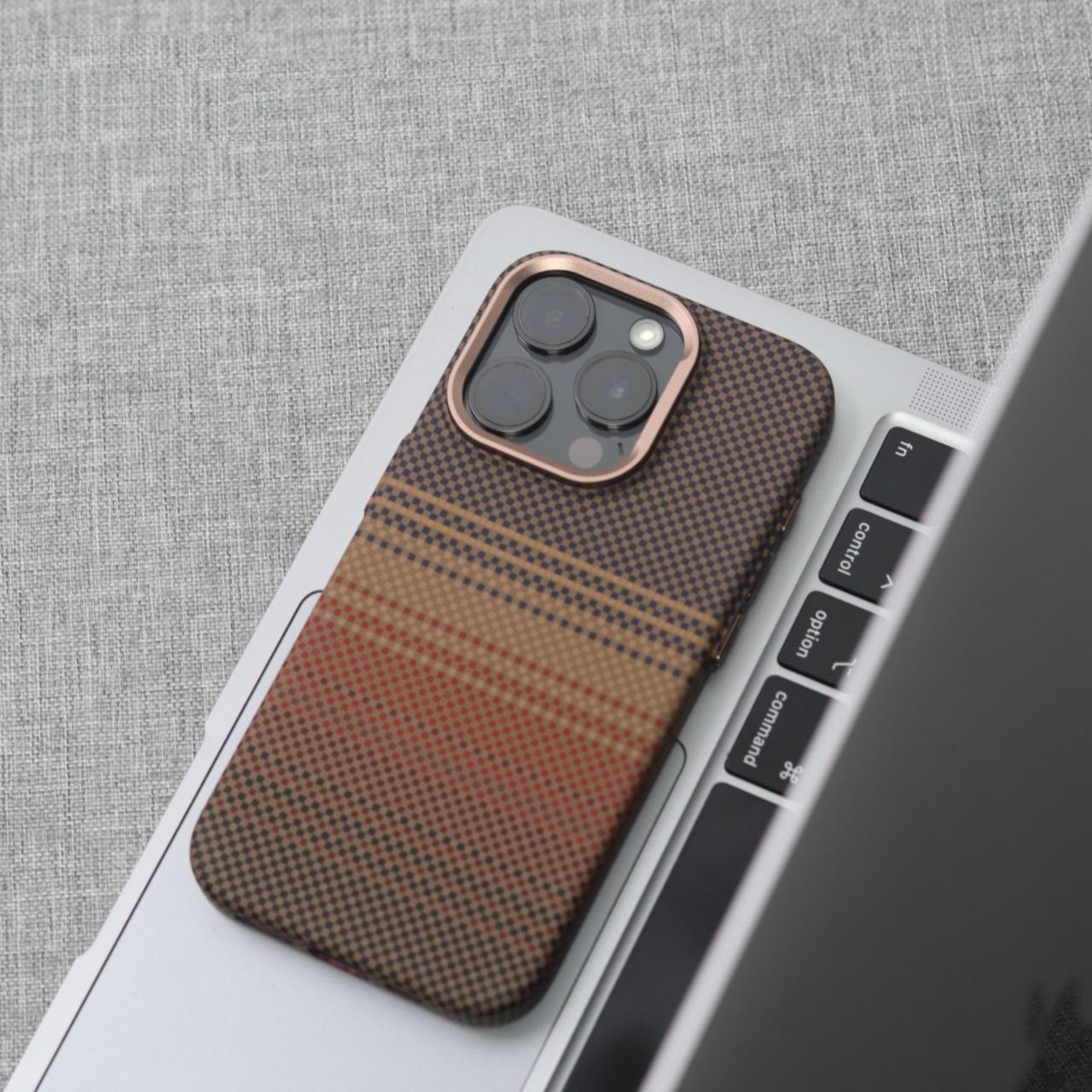 Pitaka Style Print Case