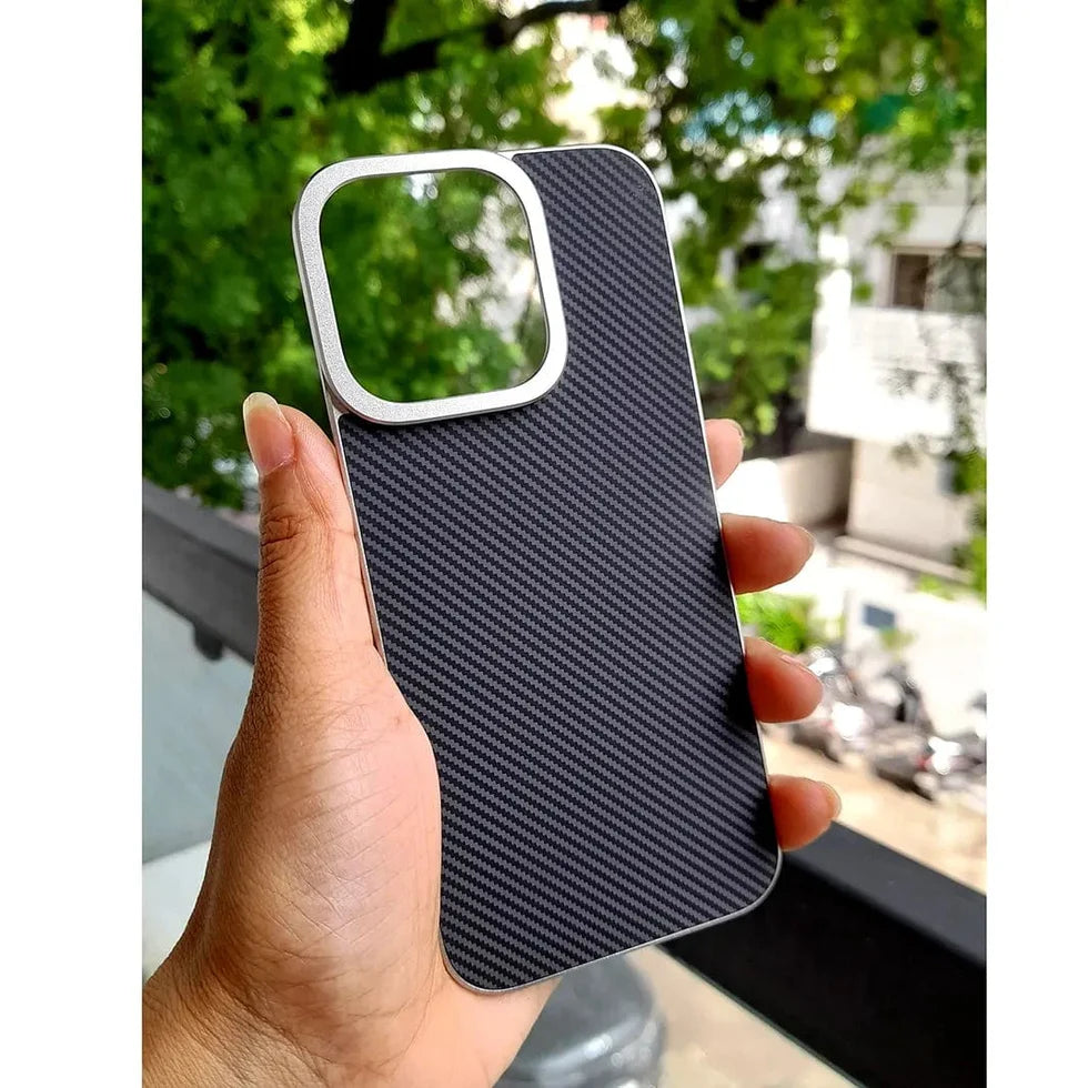 Frameless iPhone plate with built-in magnets and matte textured surface