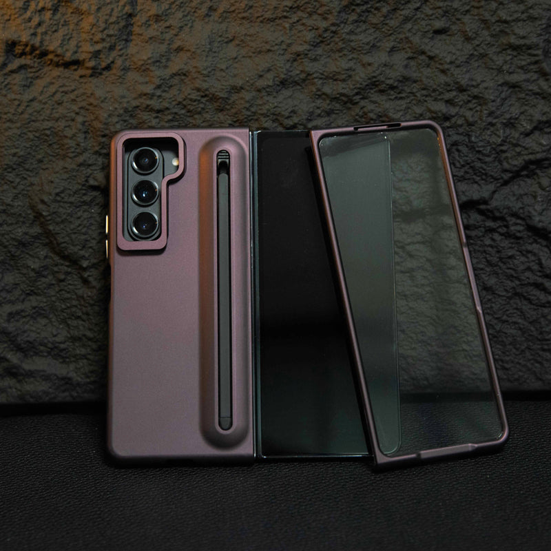 Front view of Fold 7 case with magnetic closure and clear screen protection