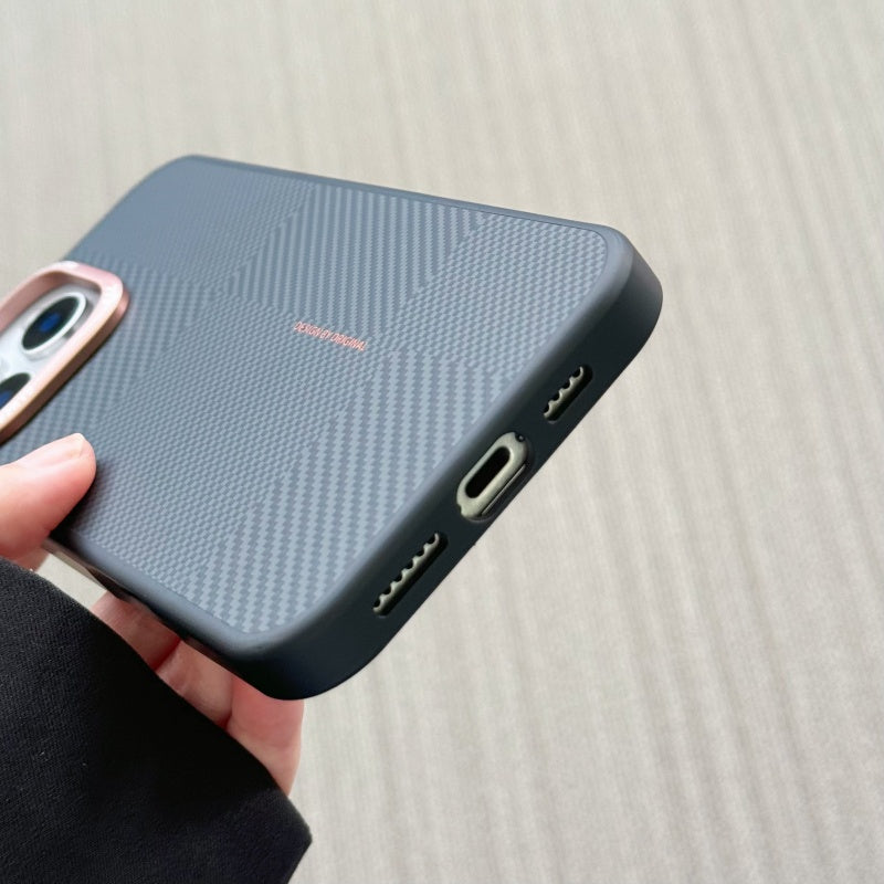 Textured carbon grip case for iPhone 15 series