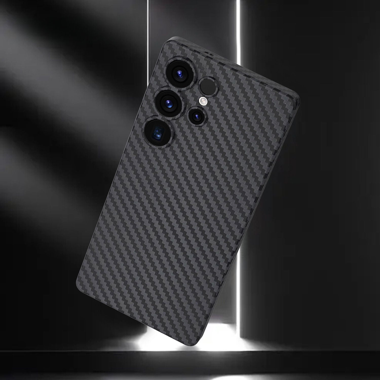 Stylish black case for Samsung Galaxy with durable carbon-textured back
