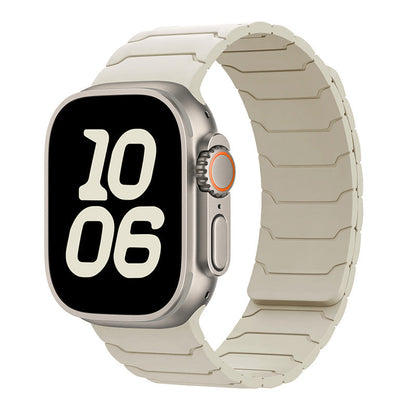 Stylish Apple Watch strap with seamless magnetic closure


