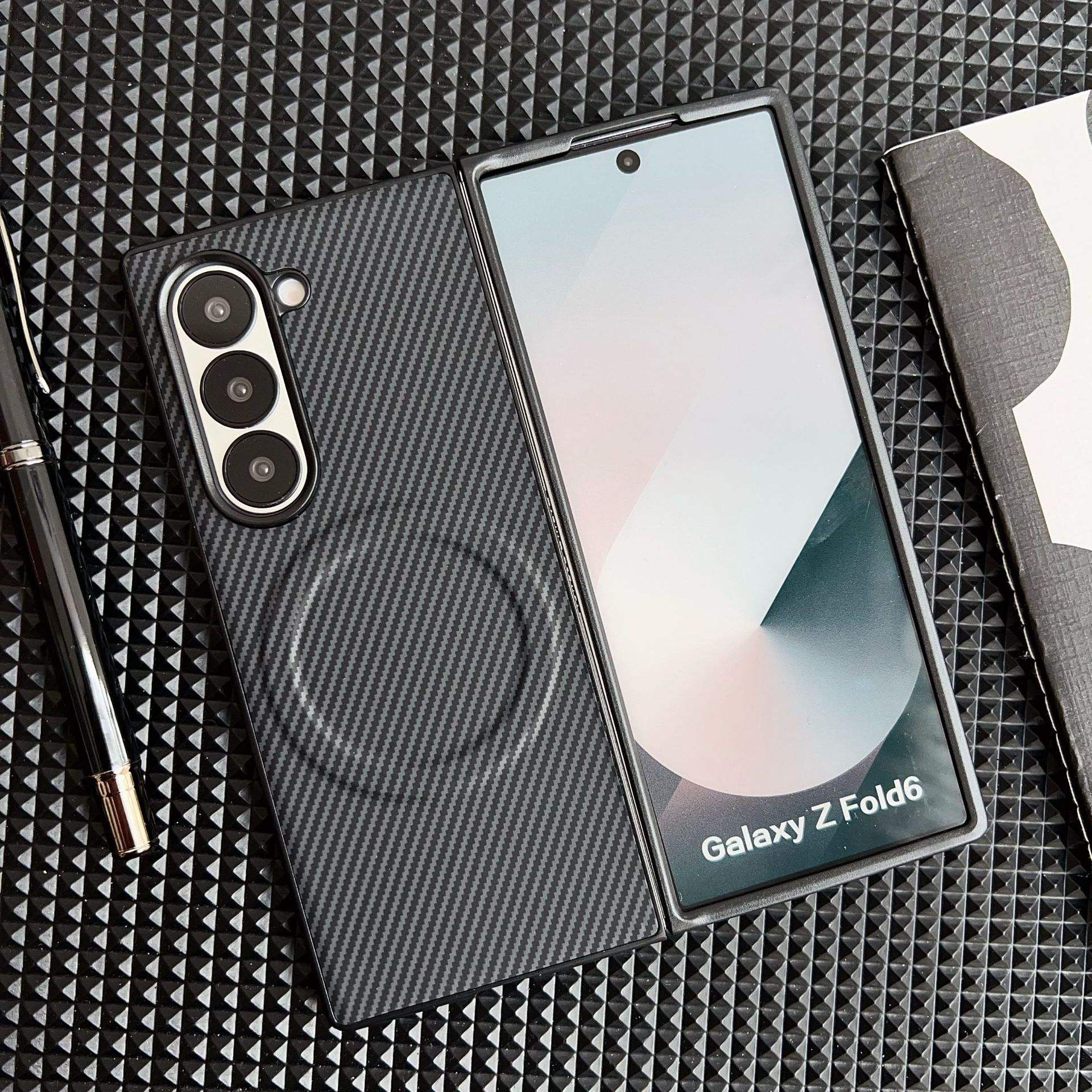 Close-up of MagCarbon Pro Case showing camera cutout

