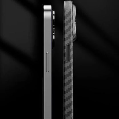 Ultra-slim iPhone 15 back cover with magnetic MagSafe ring

